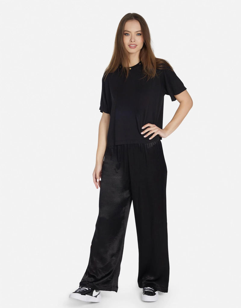 Hester Eyelets Black