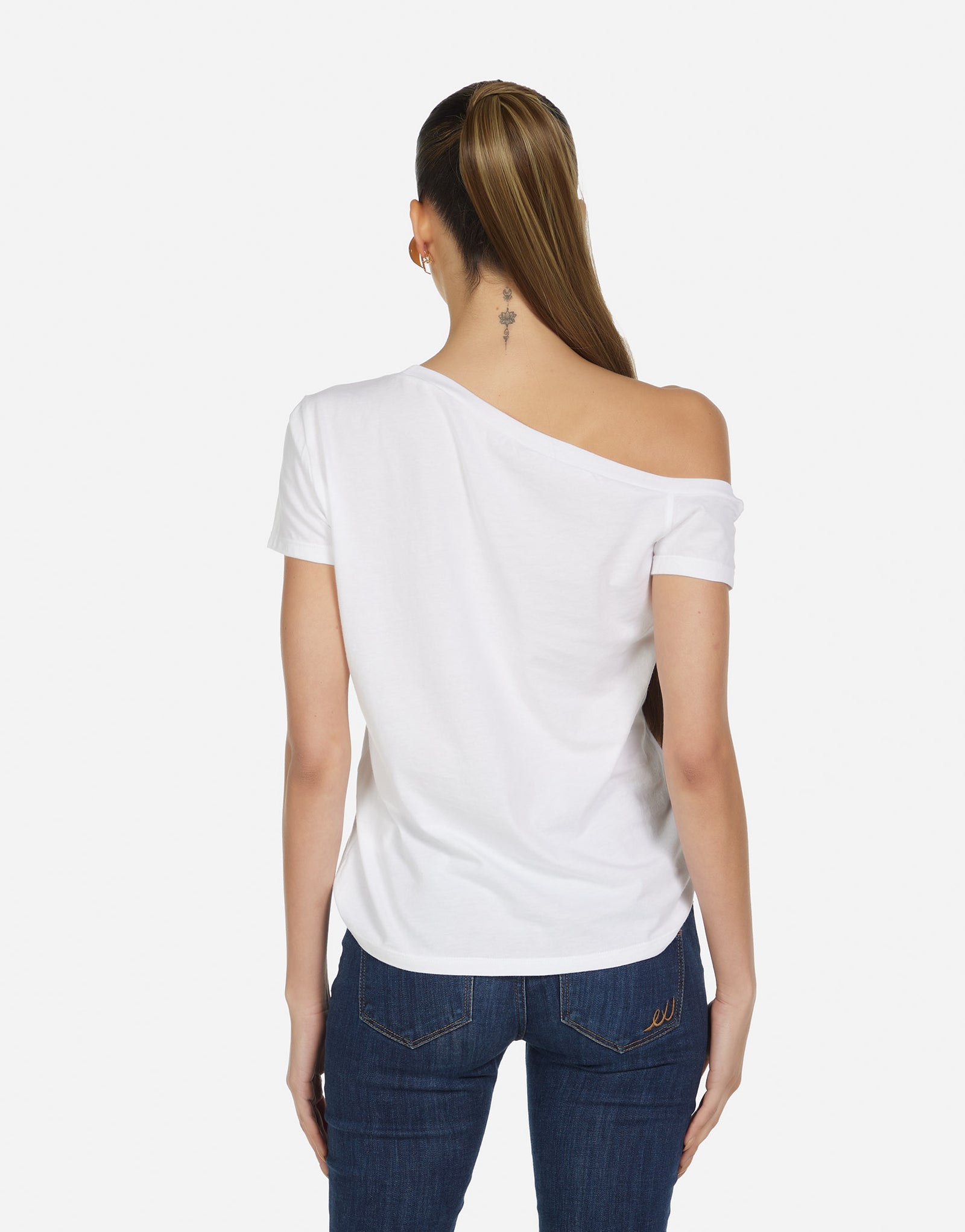 新品  ameri check one shoulder shirt Asymmetrical Cold Shoulder Tee in White | Zire by Michael Lauren